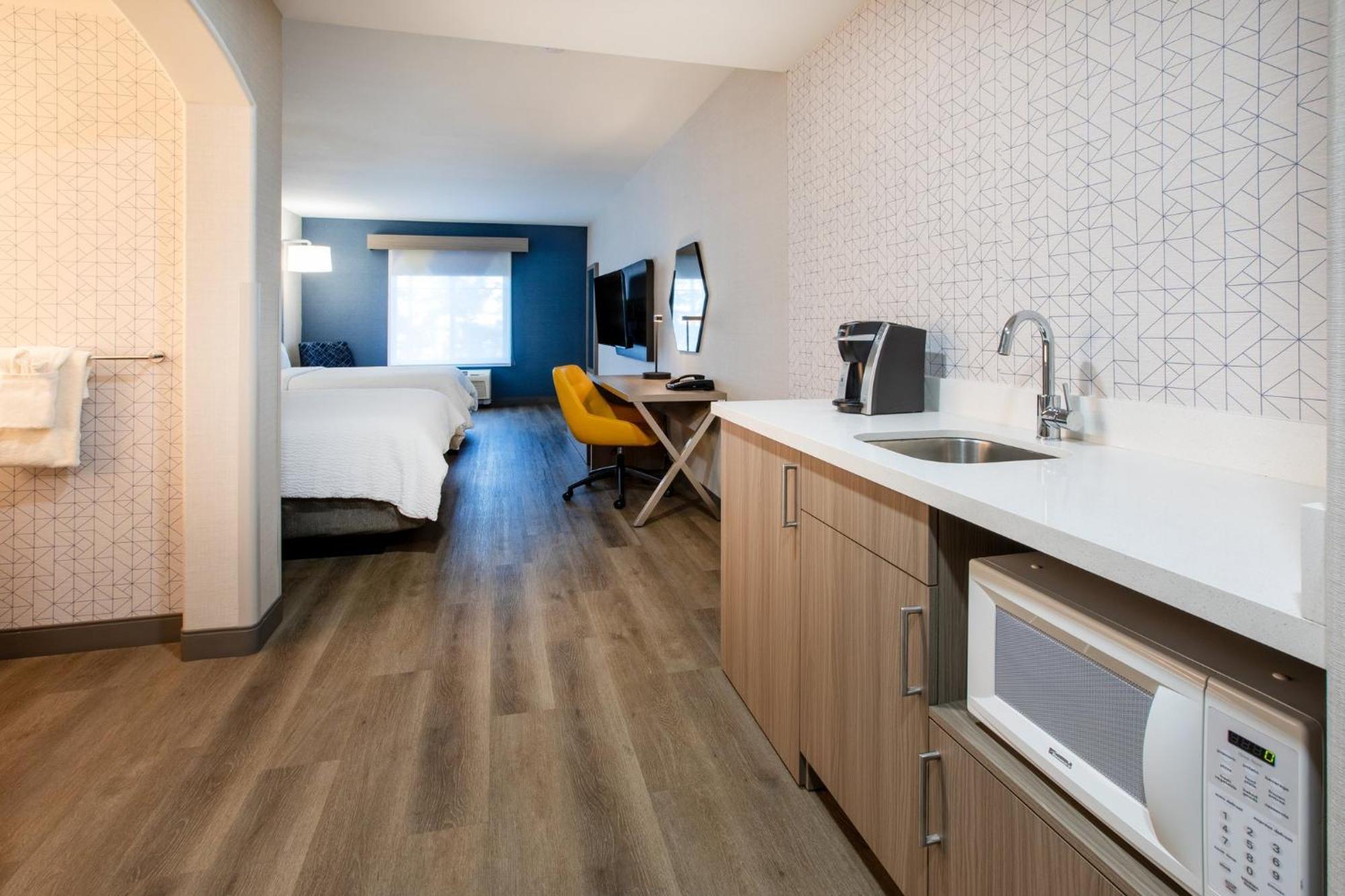 Hotel Express & By Ihg 2*