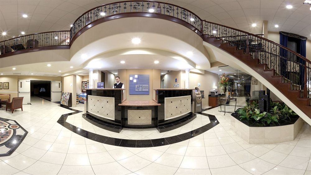 Holiday Express & By Ihg 2* Lathrop