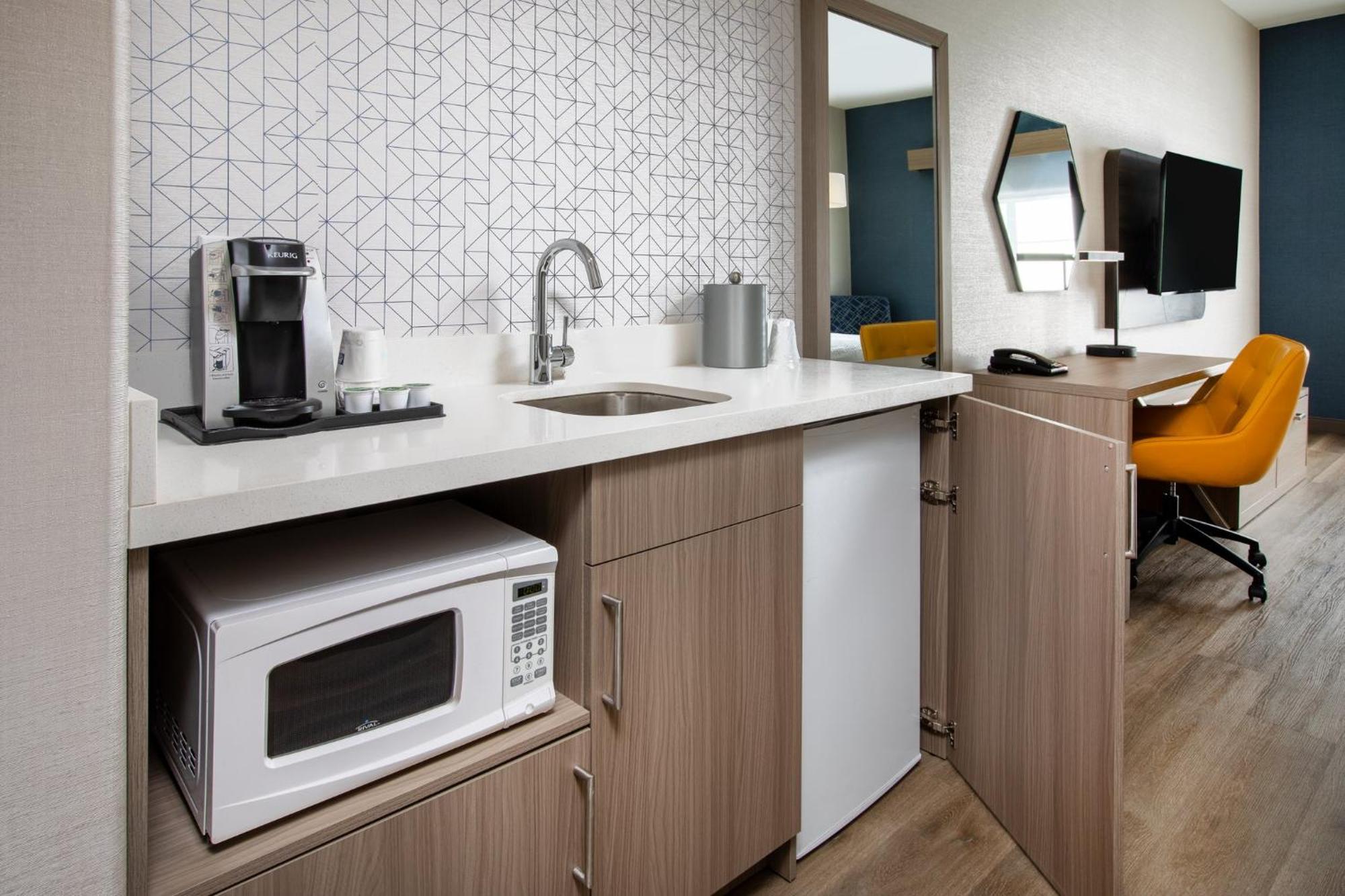 Express & By Ihg Hotel
