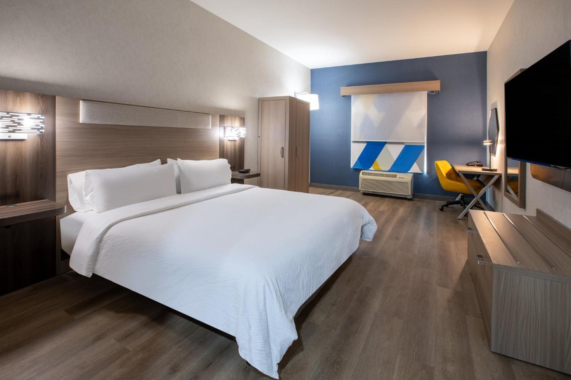 Express & By Ihg Hotel Lathrop
