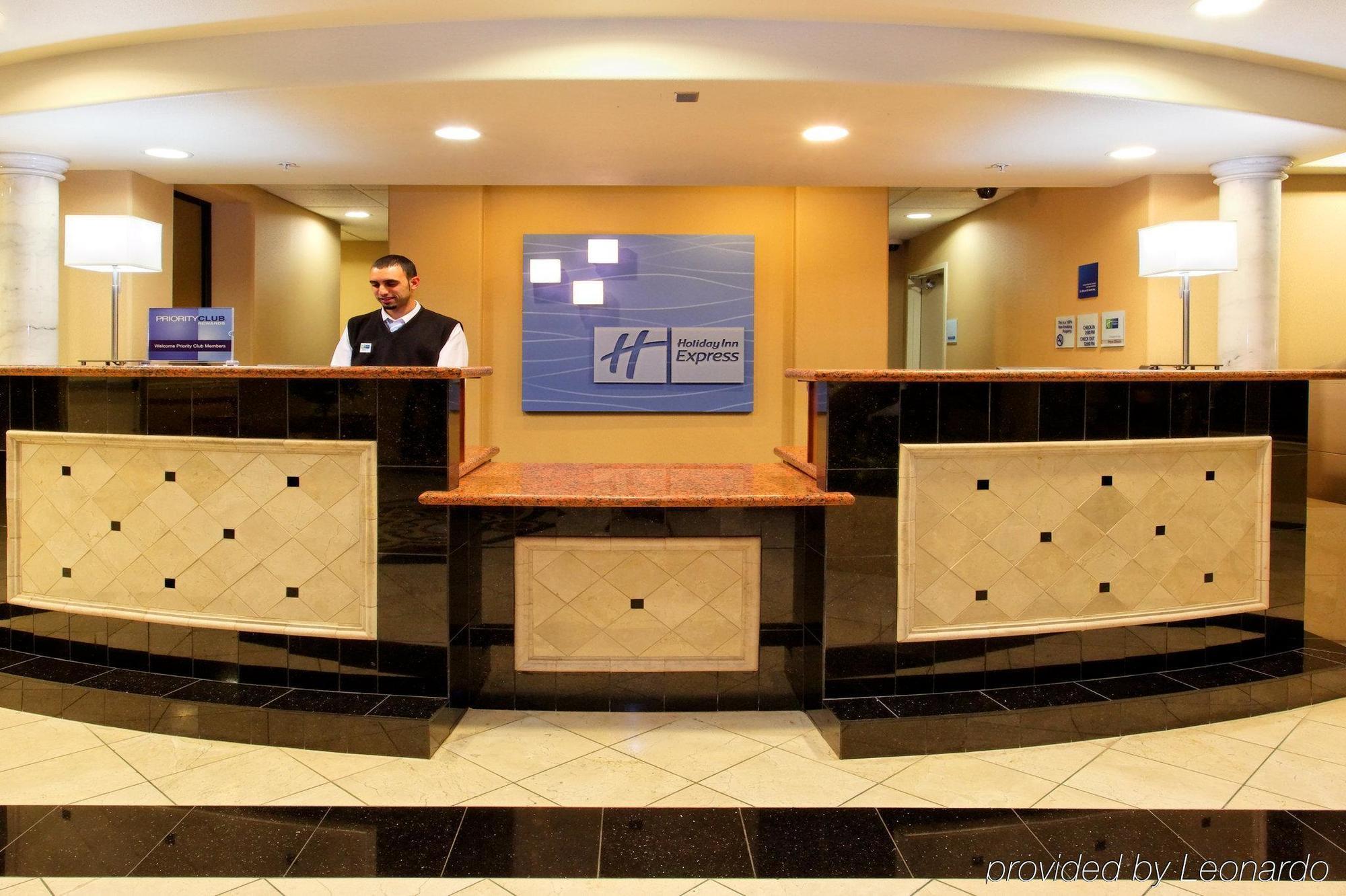 Hotel Express & By Ihg 2*