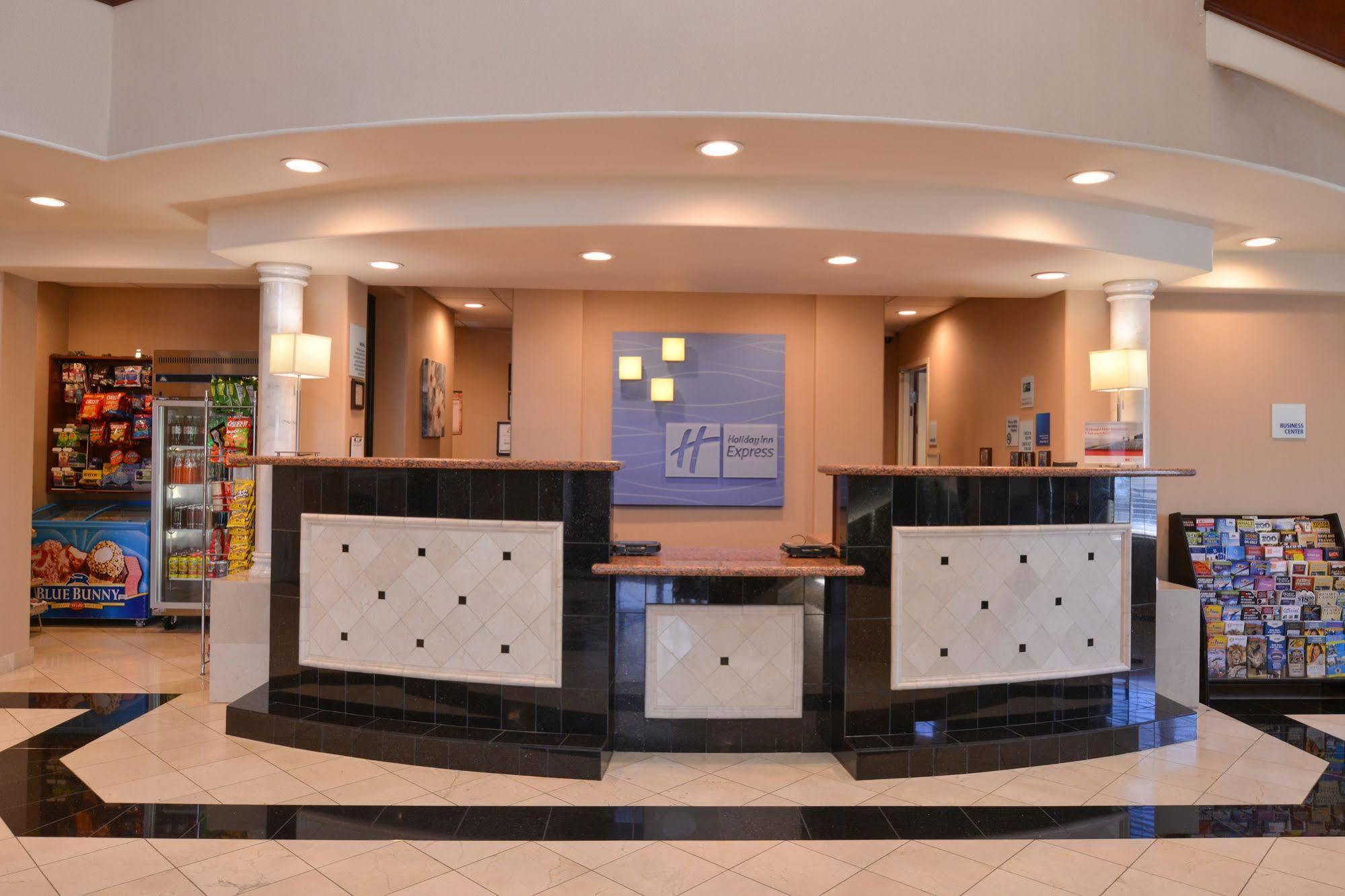Hotel Express & By Ihg 2*