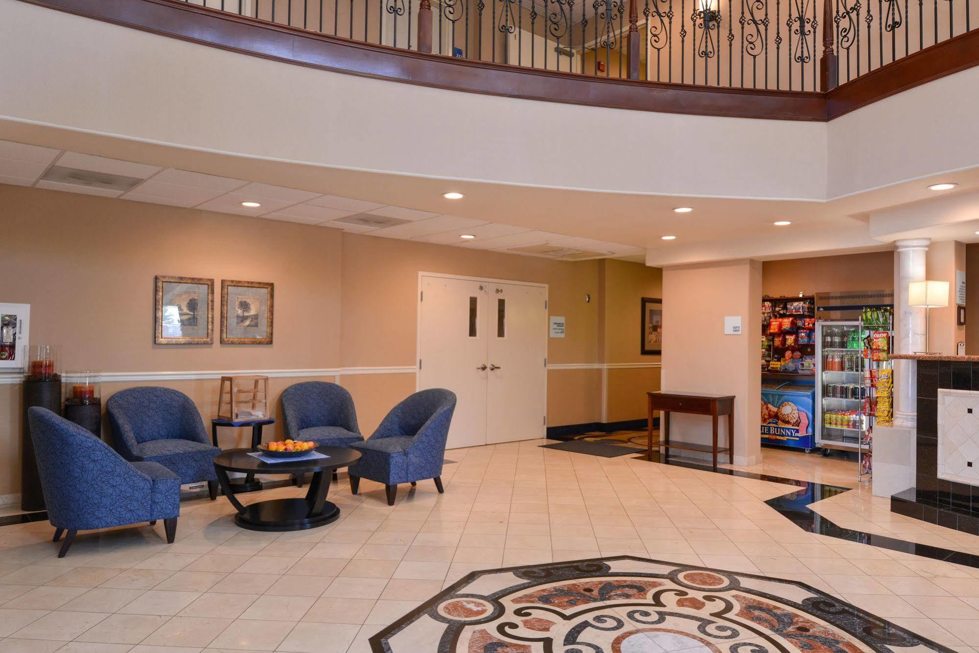 Express & By Ihg 2* Lathrop