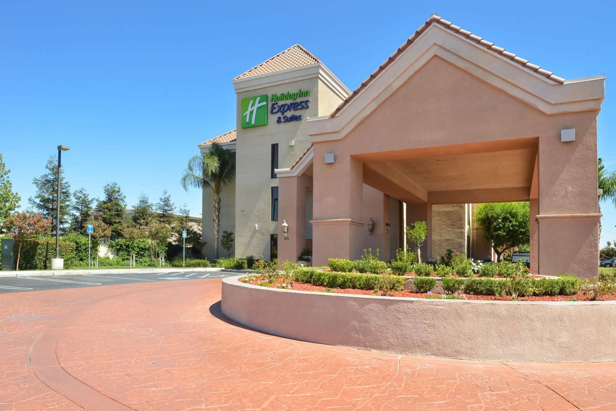 Express & By Ihg 2* Lathrop